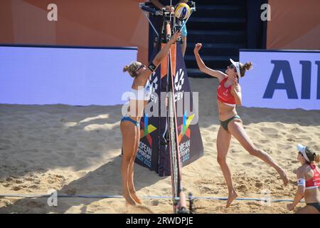 Lena Plesiutschnig (Austria), Menia Bentele (Svizzera). Beach Volley. Campionati europei di Monaco 2022 Foto Stock