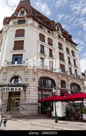 AIX-Les-Bains, Francia. 10 giugno 2023. Vista dell'Hotel Restaurant Astoria ad Aix-les-Bains, Savoie, Francia Foto Stock