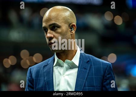 James Blake, commentatori di tennis ESPN agli US Open Tennis Champipnships del 2023. Foto Stock
