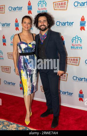 New York, Stati Uniti. 18 settembre 2023. NEW YORK, NEW YORK - 18 SETTEMBRE: Bellamy Young e Pedro Segundo assistono al 9° Concerto di beneficenza annuale "Voices: Stars for Foster Kids" condotto da You Gotta Believe al Municipio il 18 settembre 2023 a New York City. Crediti: Ron Adar/Alamy Live News Foto Stock