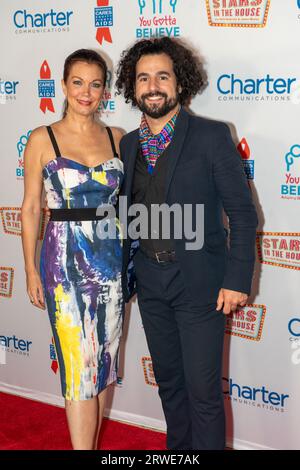 New York, Stati Uniti. 18 settembre 2023. NEW YORK, NEW YORK - 18 SETTEMBRE: Bellamy Young e Pedro Segundo assistono al 9° Concerto di beneficenza annuale "Voices: Stars for Foster Kids" condotto da You Gotta Believe al Municipio il 18 settembre 2023 a New York City. Crediti: Ron Adar/Alamy Live News Foto Stock