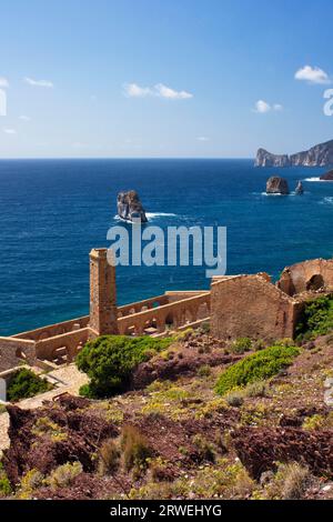 Lo stabilimento di lavaggio del minerale Lamarmora vicino a Nebida in Sardegna Foto Stock