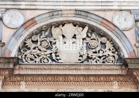 La Cappella Colleoni creata per Bartolomeo Colleoni dal maestro costruttore e scultore Giovanni Antonio Amadeo negli anni 1470 ? 76 Foto Stock