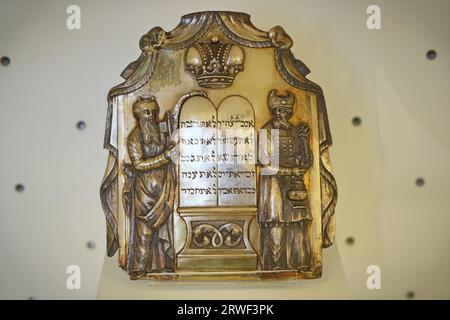 Budapest, Ungheria - 21 agosto 2023. Menorah nel museo della grande Sinagoga in Dohany Street. Foto Stock