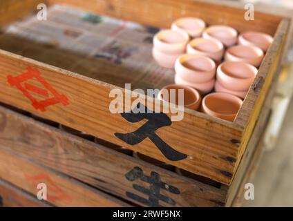 Atelier di porcellana del forno di Kouraku, regione di Kyushu, Arita, Giappone Foto Stock