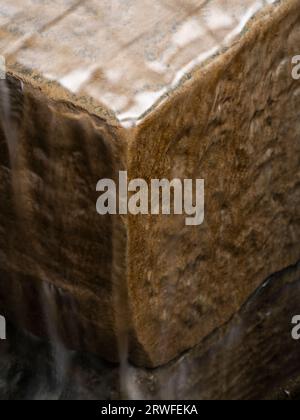 La diga sul fiume Onny a Stokesay vicino a Craven Arms, Shropshire, Inghilterra, Regno Unito. Foto Stock