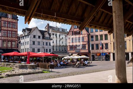 Rouen Normandia Francia - Place du Vieux March Rouen è la capitale della regione francese settentrionale della Normandia, è una città portuale sul fiume Senna. Foto Stock