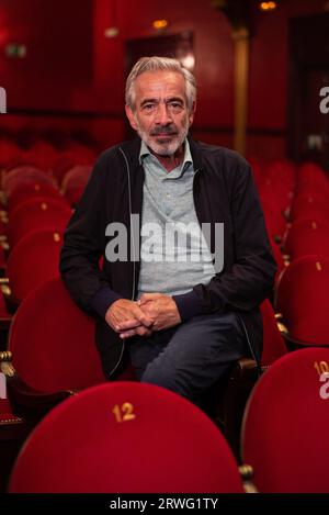 Madrid, Spagna. 19 settembre 2023. L'attore spagnolo Imanol Arias posa durante la sessione di ritratti al teatro Infanta Isabel di Madrid. 19 settembre 2023 Spagna (foto di Oscar Gonzalez/Sipa USA) (foto di Oscar Gonzalez/Sipa USA) credito: SIPA USA/Alamy Live News Foto Stock