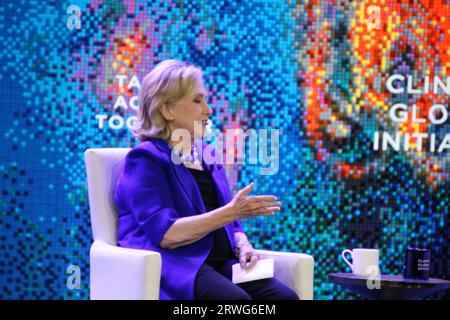 Clinton Global Initiative, Midtown Hilton, 1333 6th Ave, New York, NY 10009 USA. 18 settembre 2023. L'ex Segretario di Stato Hilary Clinton in conversazione al vertice CGI del 2023 a New York. Credito: ©Julia Mineeva/EGBN TV News/Alamy Live News Foto Stock