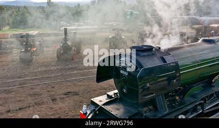 Boat of Garten Scotland raduna a vapore i motori di trazione dei treni e molto fumo Foto Stock