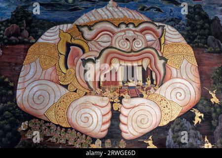 Bangkok, Thailandia, 27 dicembre 2018. All'interno di un tempio di Bangkok, un tradizionale murale tailandese narra i racconti mitici del Ramayana. Foto Stock