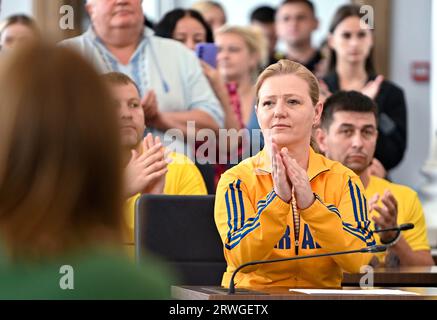 Non esclusiva: LEOPOLI, UCRAINA - 18 SETTEMBRE 2023 - il ministro degli affari dei veterani dell'Ucraina Yulia Laputina partecipa alla cerimonia di benvenuto per l'ucraino Foto Stock