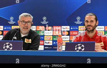 Madrid, Spagna. 19 settembre 2023. Calcio, Champions League, prima della partita Real Madrid - 1. FC Union Berlin, PK 1. FC Union Berlin. Coach Urs Fischer (l) e Christopher Trimmel siedono sul podio. Crediti: Matthias Koch/dpa/Alamy Live News Foto Stock