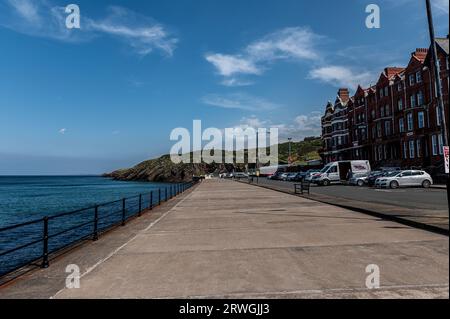 Fronte mare a Peel IOM affacciato sul mare irlandese Foto Stock