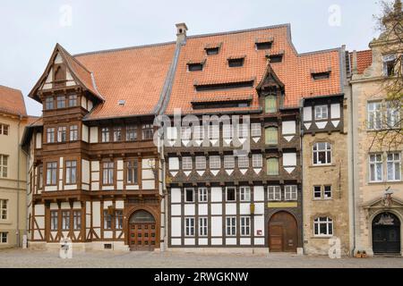 Storiche case in legno nella piazza del castello di Braunschweig Foto Stock