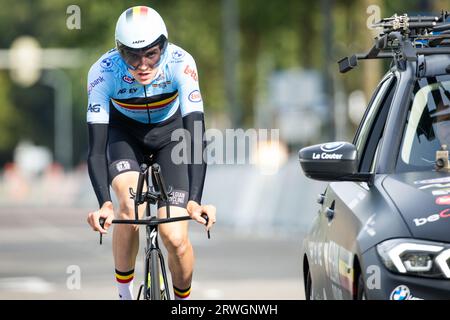 Nieuw Amsterdam, Paesi Bassi. 19 settembre 2023. Il belga Duarte Marivoet Scholiers raffigurato in azione durante una sessione di allenamento, in vista della gara cronometrata ai Campionati europei UEC Road, a Nieuw-Amsterdam, provincia di Drenthe, nord-est dei Paesi Bassi, martedì 19 settembre 2023. I campionati europei di ciclismo si svolgono dal 20 al 24 settembre. BELGA PHOTO DAVID PINTENS Credit: Belga News Agency/Alamy Live News Foto Stock