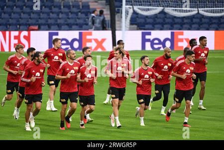 Madrid, Spagna. 19 settembre 2023. Calcio, Champions League, prima della partita Real Madrid - 1. FC Union Berlin, allenamento finale 1. FC Union Berlin. I giocatori si stanno riscaldando. Crediti: Matthias Koch/dpa/Alamy Live News Foto Stock