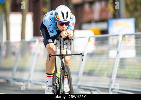 Nieuw Amsterdam, Paesi Bassi. 19 settembre 2023. Il belga Lars Vanden Heede nella foto in azione durante una sessione di allenamento, in vista della gara a cronometro ai Campionati europei UEC Road, a Nieuw-Amsterdam, provincia di Drenthe, nord-est dei Paesi Bassi, martedì 19 settembre 2023. I campionati europei di ciclismo si svolgono dal 20 al 24 settembre. BELGA PHOTO DAVID PINTENS Credit: Belga News Agency/Alamy Live News Foto Stock