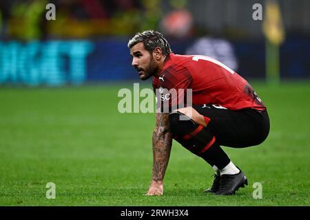 Milano, Italia. 19 settembre 2023. Theo Hernandez del Milan Look è stato espulso durante la partita di serie A tra il Milan e il Newcastle United FC. Crediti: Nicolò campo/Alamy Live News Foto Stock