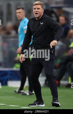 Milano, Italia. 19 settembre 2023. Eddie Howe allenatore capo del Newcastle United reagisce durante la partita di UEFA Champions League a Giuseppe Meazza, Milano. Il credito fotografico dovrebbe leggere: Jonathan Moscrop/Sportimage Credit: Sportimage Ltd/Alamy Live News Foto Stock