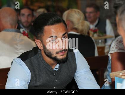 München, Deutschland 19. Settembre 2023: Fussball, Herren, 3.Liga, Saison 2023/2024, TSV 1860 München, Wiesnbesuch, Oktoberfest, Wiesn, hacker Festzelt Kaan Kurt (TSV 1860 München) a Tracht Foto Stock