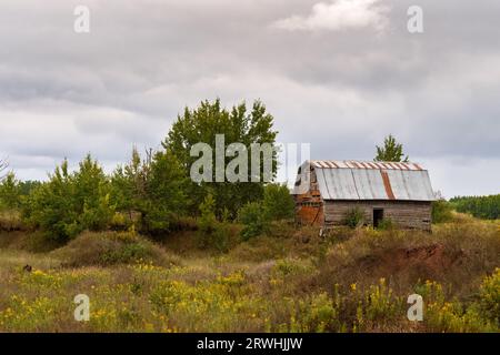 Tenete fuori Barn con Cross - autunno Foto Stock