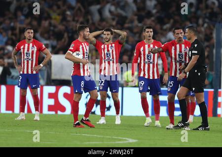 Roma, . 19 settembre 2023. Roma, Italia 19.09.2023: Delusione dei giocatori dell'Atletico dopo aver segnato al termine della UEFA Champions League 2023-2024 calcio, gruppo e, tra SS Lazio vs Atletico de Madrid allo Stadio Olimpico di Roma. Credito: Agenzia fotografica indipendente/Alamy Live News Foto Stock