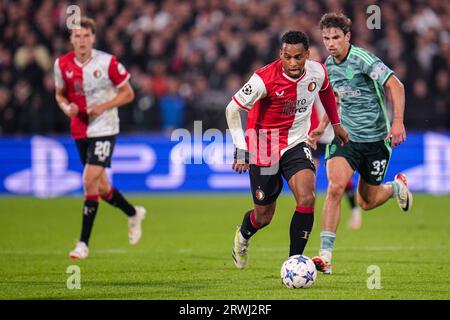 Rotterdam, Paesi Bassi. 19 settembre 2023. ROTTERDAM, PAESI BASSI - 19 SETTEMBRE: Il Quinten Timber di Feyenoord corre con la palla durante la partita di UEFA Champions League gruppo e tra Feyenoord e Celtic allo Stadion Feyenoord il 19 settembre 2023 a Rotterdam, Paesi Bassi. (Foto di Rene Nijhuis/Orange Pictures) credito: Orange Pics BV/Alamy Live News Foto Stock