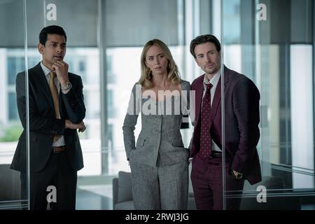 DATA DI RILASCIO: 27 ottobre 2023. TITOLO: Pain Hustlers. STUDIO: Wychwood Media. DIRETTORE: David Yates. TRAMA: Liza sogna una vita migliore per lei e sua figlia così ottiene un lavoro in una farmacia in bancarotta e il fegato di Liza catapulta l'azienda e lei nella vita alta senza sapere che presto sarà nel mezzo di una cospirazione criminale. PROTAGONISTI: AMIT SHAH nel ruolo di Paley, EMILY BLUNT nel ruolo di Liza, CHRIS EVANS nel ruolo di Brenner. (Immagine di credito: © Wychwood Media/Entertainment Pictures/ZUMAPRESS.com) SOLO PER USO EDITORIALE! Non per USO commerciale! Foto Stock