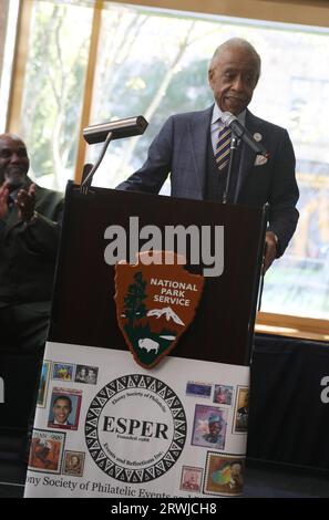 NEW YORK, NEW YORK- 19 SETTEMBRE: Il Rev. Al Sharpton partecipa all'inaugurazione del John Lewis Stamp tenutasi presso l'African Burial Grounds il 19 settembre 2023 a New York City. Chris Moore/MediaPunch Foto Stock