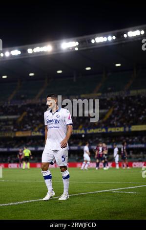 Davide Faraoni dell'Hellas Verona FC guarda in scena durante la partita di serie A tra Hellas Verona FC e Bologna FC. Foto Stock