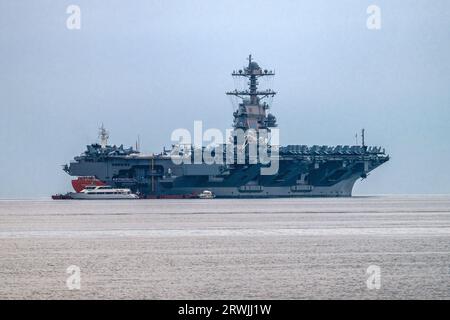 Trieste, Italia. 18 settembre 2023. La portaerei USS Gerald R. Ford ancorò al Golfo di Trieste. La USS Gerald R. Ford è la più grande nave da guerra del mondo. (Foto di Andrej Tarfila/SOPA Images/Sipa USA) credito: SIPA USA/Alamy Live News Foto Stock