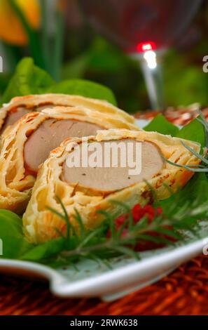 Filetto avvolto in pasta sfoglia Foto Stock