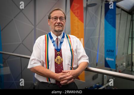 Il neo-eletto presidente del Consiglio della British Medical Association, il professor Philip Banfield, raffigurato nella loro riunione annuale di rappresentanza a Liverpool. Il professor Banfield è un ostetrico, educatore e accademico con sede nel Galles del nord. Attualmente è presidente del BMA Welsh Consultants Committee, è il presidente del BMA Welsh Council ed è membro del Consiglio britannico dal 2012. Vive in Galles, è sposato con un medico di famiglia e ha un figlio che è anche un medico di famiglia. Foto Stock