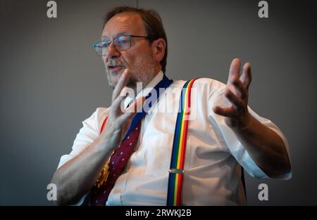 Il neo-eletto presidente del Consiglio della British Medical Association, il professor Philip Banfield, raffigurato nella loro riunione annuale di rappresentanza a Liverpool. Il professor Banfield è un ostetrico, educatore e accademico con sede nel Galles del nord. Attualmente è presidente del BMA Welsh Consultants Committee, è il presidente del BMA Welsh Council ed è membro del Consiglio britannico dal 2012. Vive in Galles, è sposato con un medico di famiglia e ha un figlio che è anche un medico di famiglia. Foto Stock