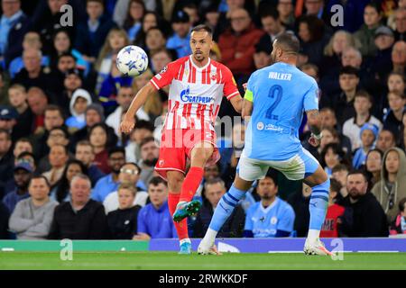 Milan Rodic n. 23 della Stella Rossa Belgrado passa la palla durante la partita di UEFA Champions League Manchester City vs Stella Rossa Belgrado all'Etihad Stadium, Manchester, Regno Unito, 19 settembre 2023 (foto di Conor Molloy/News Images) Foto Stock