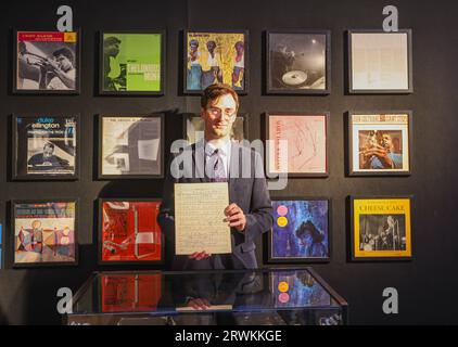 Londra, Regno Unito. 20 settembre 2023. Verrà inoltre presentata una colonna sonora stampata annotata per Porgy and Bess di George Gershwin (stima: £ 10.000-15.000). Asta che comprende una straordinaria biblioteca di prime edizioni moderne insieme a punti di riferimento del mondo del jazz, raccolti dal rinomato musicista e batterista dei Rolling Stones Charlie Watts. 29 set 2023.Paul Quezada-Neiman/Alamy Live News Credit: Paul Quezada-Neiman/Alamy Live News Foto Stock