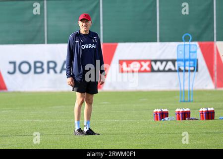 Friburgo, Deutschland. 20 settembre 2023. Schaut genau Hin: Allenatore Christian Streich (SC Freiburg) beim Abschlusstraining zum Auftakt der Fussball-Europa-League Olympiakos Piräus vs SC Freiburg credito: dpa/Alamy Live News Foto Stock