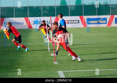 Friburgo, Deutschland. 20 settembre 2023. Maximilian Philipp (SC Freiburg/vorne) bei einem Staffelwettbewerb beim Abschlusstraining zum Auftakt der Fussball-Europa-League Olympiakos Piräus vs SC Freiburg Credit: dpa/Alamy Live News Foto Stock