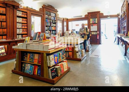 Portogallo, Lisbona, Livraria Bertrand fondata nel 1732 nel quartiere Chiado di Lisbona è stata dichiarata la più antica libreria operativa del mondo Foto Stock