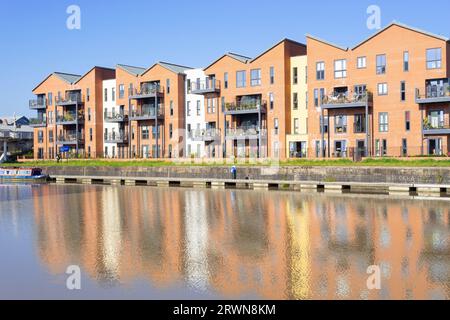 Edificio Gloucester Llanthony Place Apartment vicino al molo di Gloucester Docks Gloucester Gloucester Gloucestershire Inghilterra Regno Unito GB Europa Foto Stock
