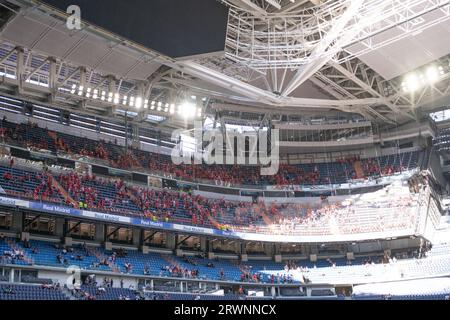 20 settembre 2023; stadio Santiago Bernabeu, Madrid, Spagna, Champions League Football, fase a gironi, Real Madrid contro Union Berlin; tifosi dell'Union Berlin nelle tribune superiori Foto Stock