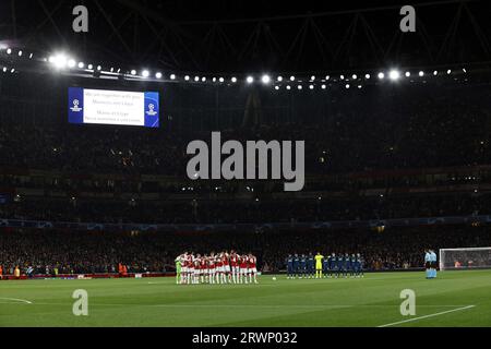 LONDRA - minuto di silenzio in memoria delle vittime in Marocco e Libia durante la partita di UEFA Champions League tra l'Arsenal FC e il PSV di Eindhoven all'Emirates Stadium il 20 settembre 2023 a Londra, Regno Unito. ANP MAURICE VAN STEEN Foto Stock