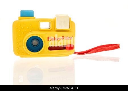Winneconne, WI - 12 agosto 2023: Un pacchetto di giocattoli vintage Fisher Price su uno sfondo isolato Foto Stock