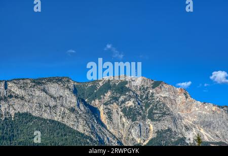 Dobratsch, Sender, Sendemast, Mast, Villacher Alpe, Hausberg, Villach, Arnoldstein, Gailtaler Alpen, Felswand, Imposant, UKW, DAB+, DVB-T2, radio, Fer Foto Stock