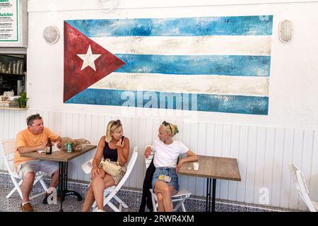 Miami Beach Florida, cucina cubana Sazon, interni interni interni, ristoranti, caffetterie, bistrot, aziende che mangiano fuori, caffè informale Foto Stock