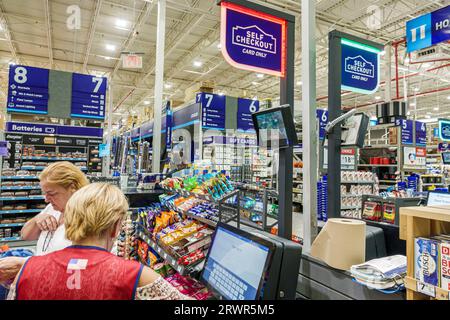 Miami Hialeah Florida,Lowe's Home Improvement,hardware big box store,interni interni interni,vendita espositori,spazio retail,scaffali,negozi di negozi di business b Foto Stock