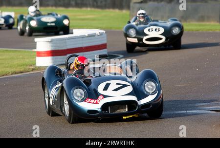 1958 Lister-Jaguar "Knobbly" guidata da Saif Assam nella gara del Trofeo Sussex al Goodwood Revival Meeting del 10 settembre 2023 a Chichester, in Inghilterra. ©20 Foto Stock