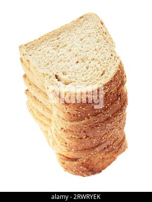 Pila di fette di pane isolato su bianco Foto Stock