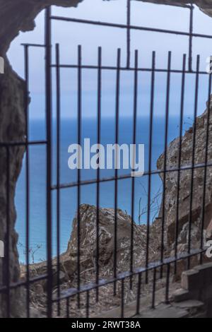 I manichini e l'equipaggiamento militare nella fortezza della cima della Rocca di Gibilterra, i grandi tunnel d'assedio, il patrimonio militare. Roccia di Gibilterra Foto Stock